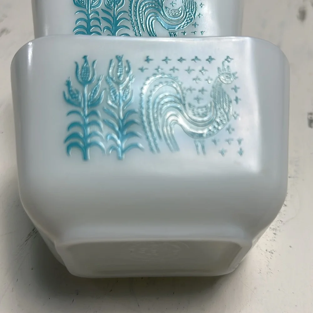 Vintage Pyrex 501 Amish Butterprint Rooster Fridge Set of 2 Pieces 1 Lid - Picture 5 of 13